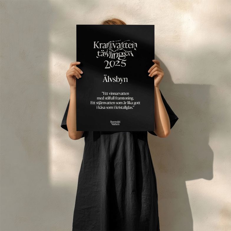 Juryns motivering till Älvsbyns vinnarvatten: &quot;Ett vinnarvatten med stilfull framtoning. Ett stjärnvatten som är lika gott i kåsa som i kristallglas.&quot;