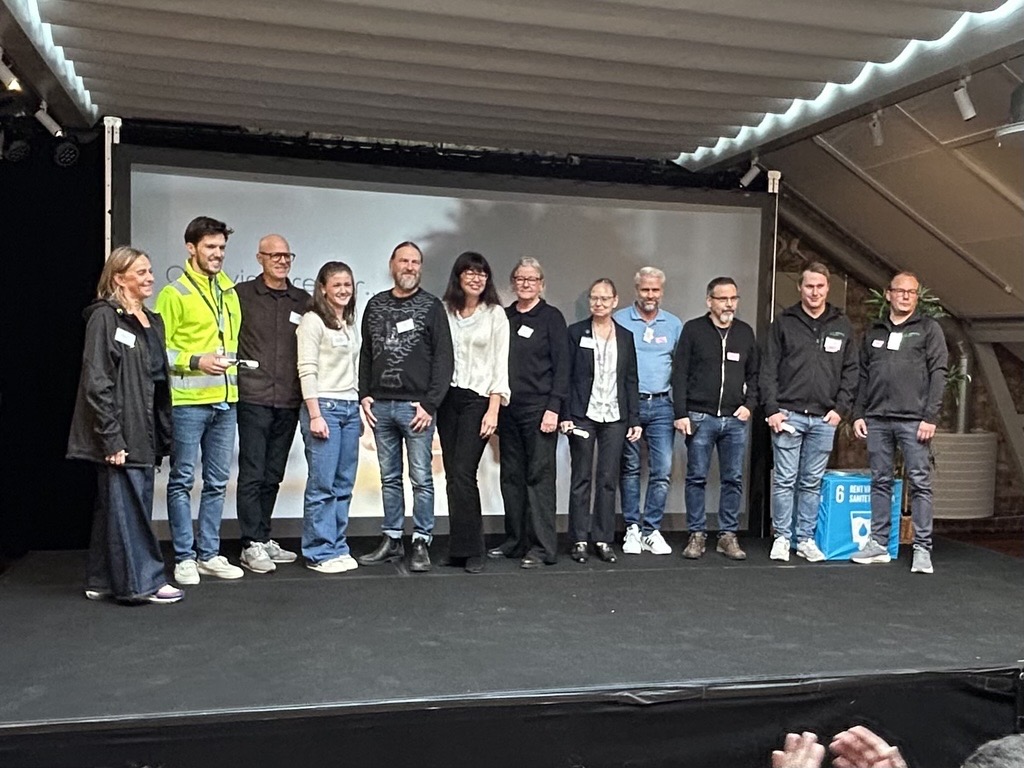 Finalister och hederspristagare i Kranvattentävlingen 2025, på deltävlingen i Södertälje.