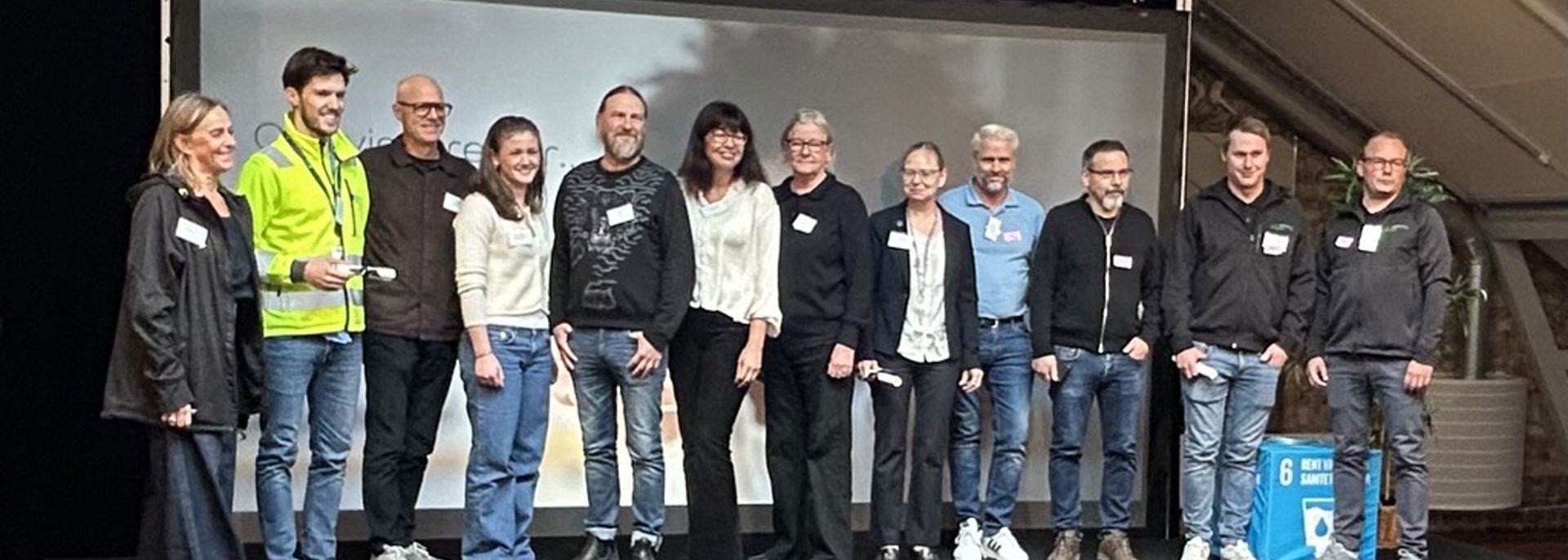 Finalister och hederspristagare i Kranvattentävlingen 2025, på deltävlingen i Södertälje.